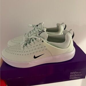 Nike SB Nyjah 3 Barely Green & White
